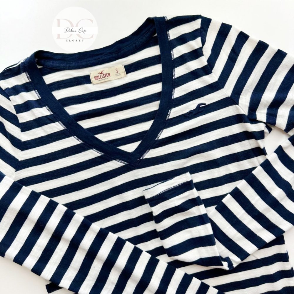 Hollister Co. Women's Blue and White Shirt Size Small